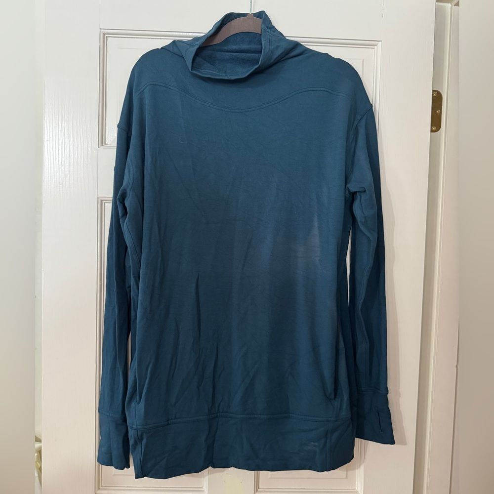Women’s LuLuLemon Long Sleeve Mockneck Shirt Sz 12